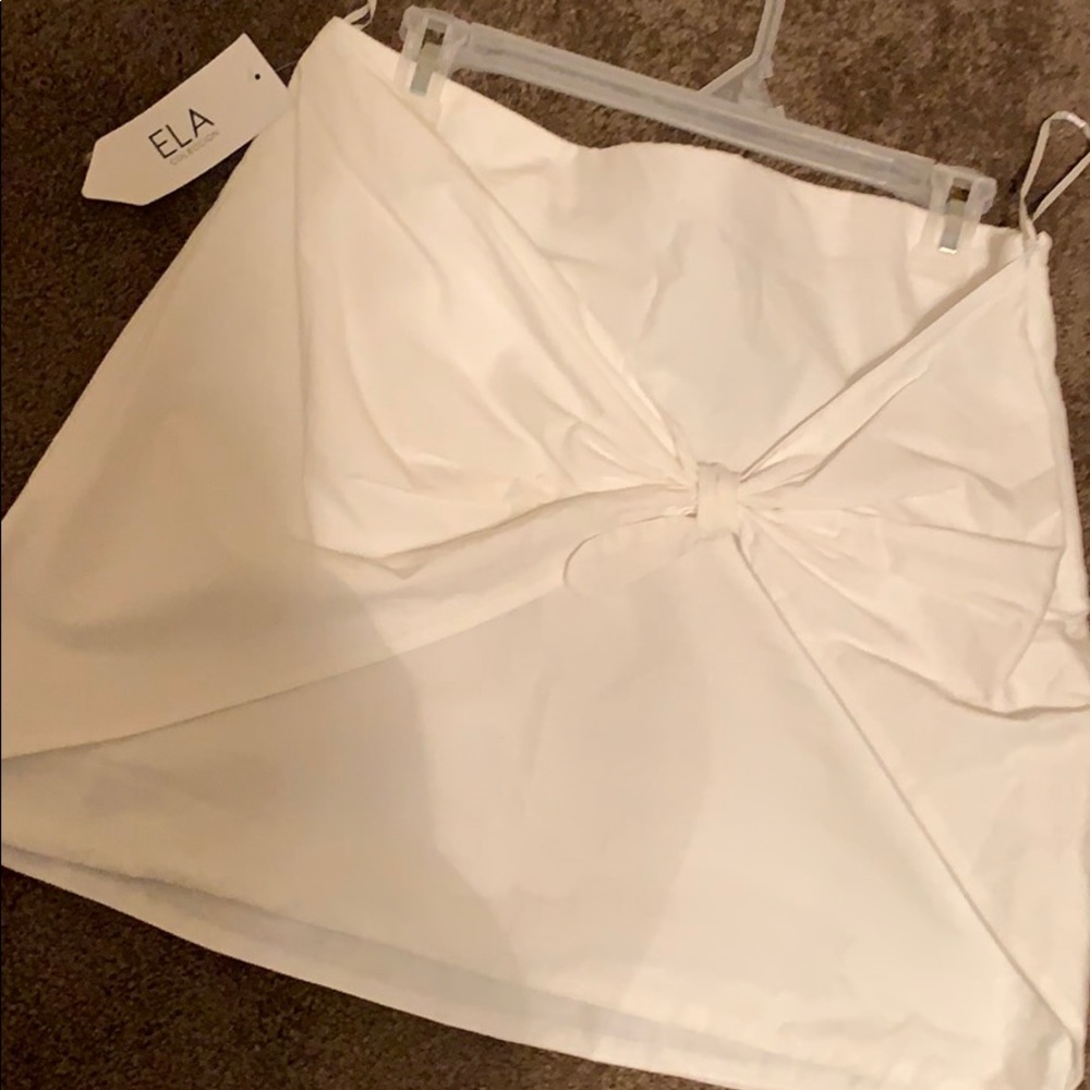 White Flirty skirt. Colombian Brand Ella.